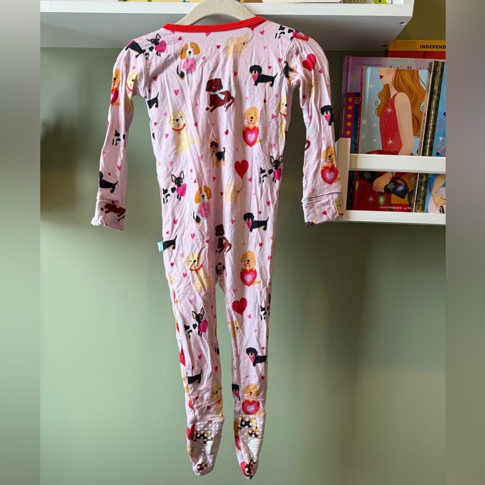 Luv Pups Valentine’s Day Bamboo Footsie Sleeper by Macaron+Me - EUC - Picture 6 of 7